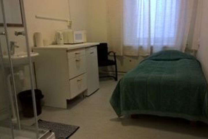 Room 9 of 14