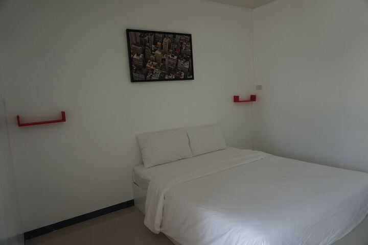 Room 6 of 51
