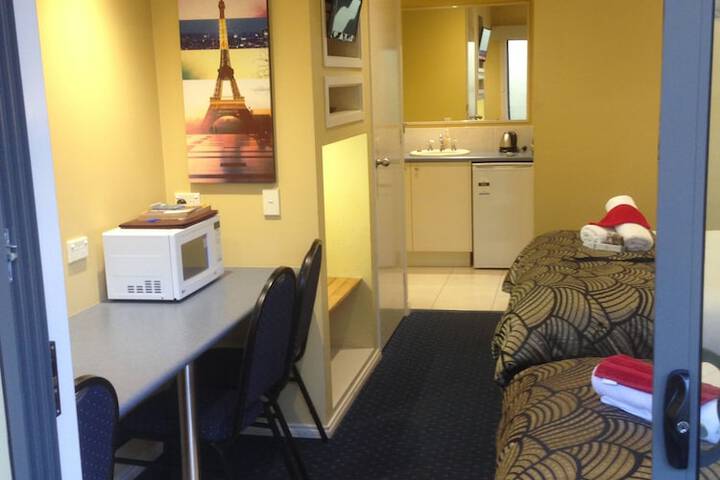 Room 11 of 38