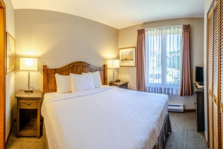 Room 54 of 266