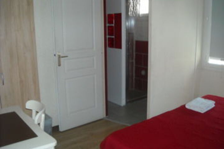 Room 8 of 18