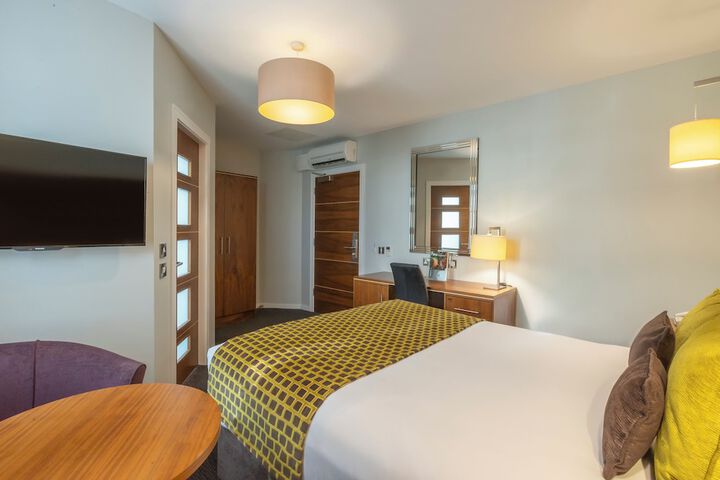 Room 43 of 86
