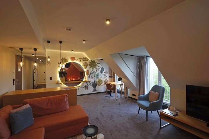 Room 54 of 145