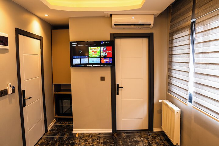 Room 5 of 31