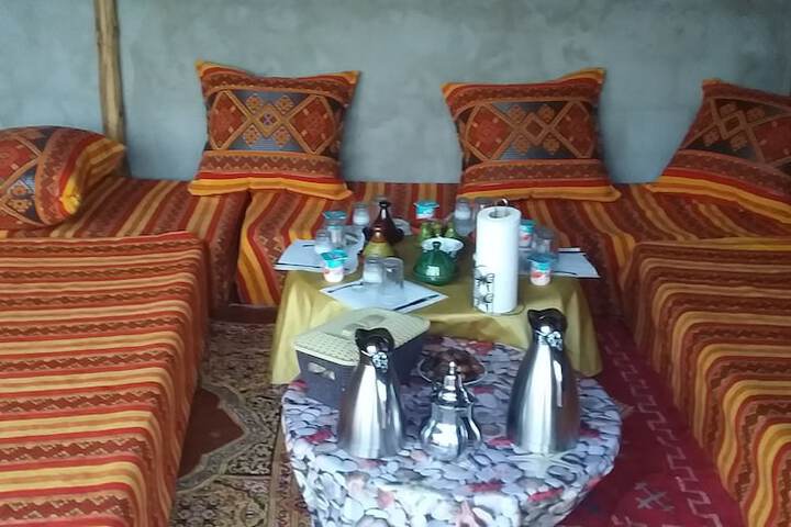 Dining 4 of 21
