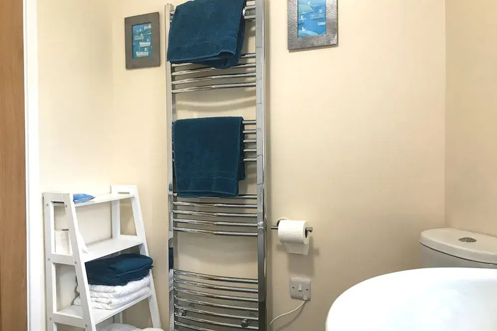 Room 7 of 17