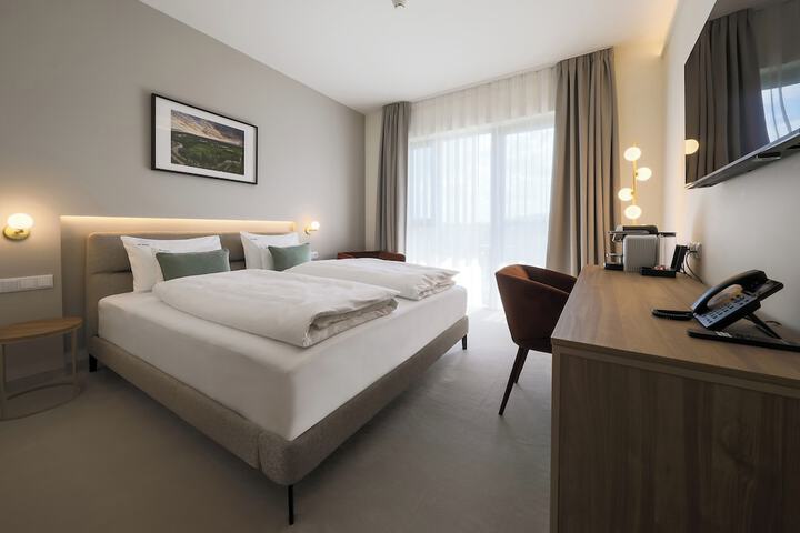Room 6 of 117