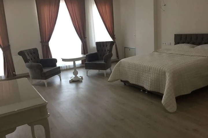 Room 2 of 11