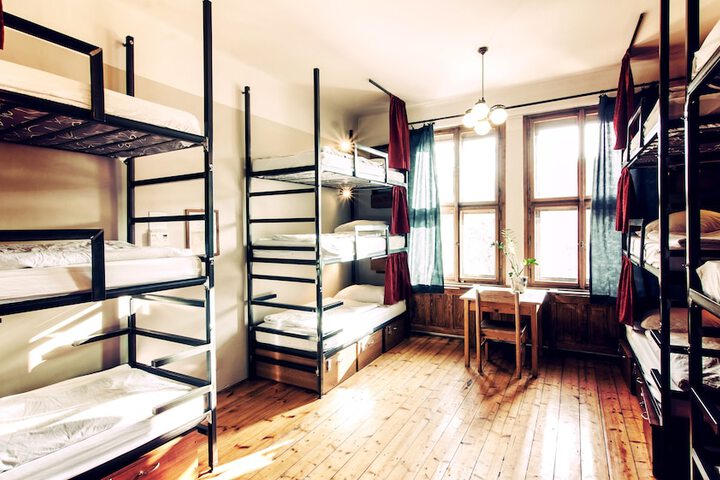 Room 8 of 68