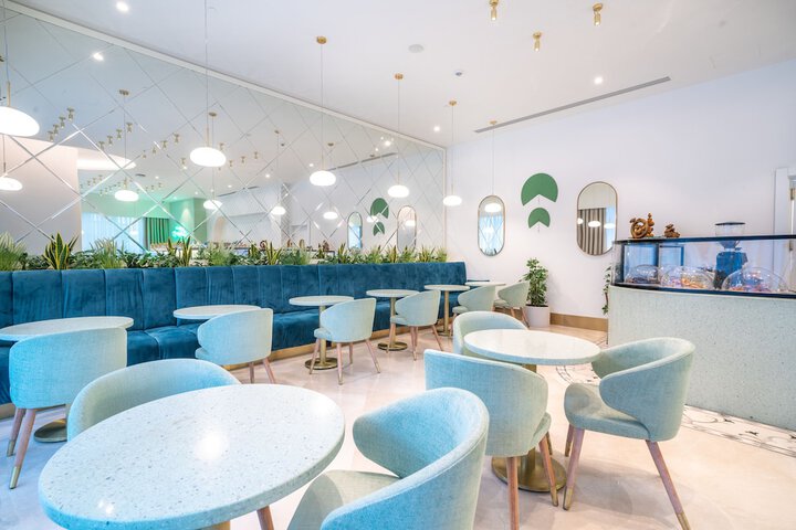 Lounge 205 of 251