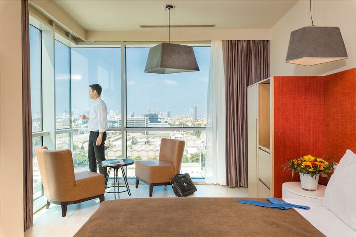 Room 4 of 49
