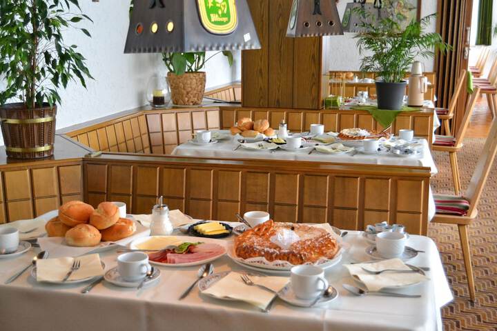Breakfast/Coffee Service 32 of 46