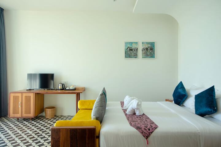 Room 17 of 44