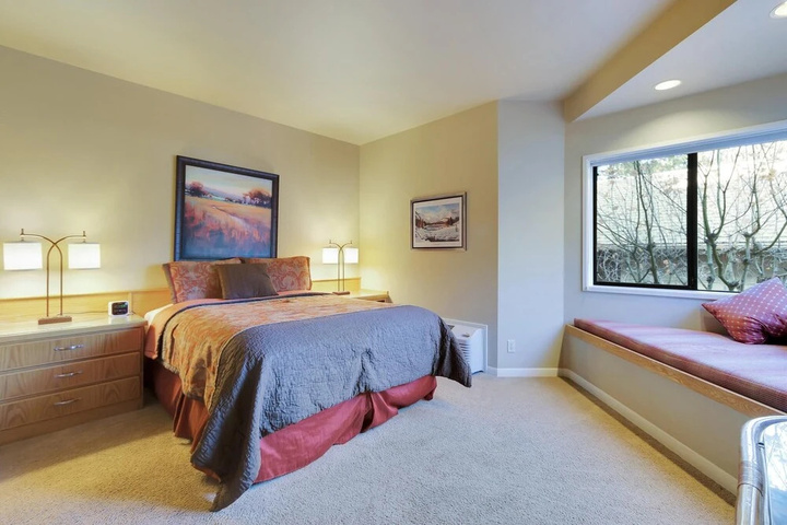 Room 2 of 19