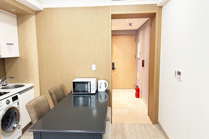 Room 13 of 77