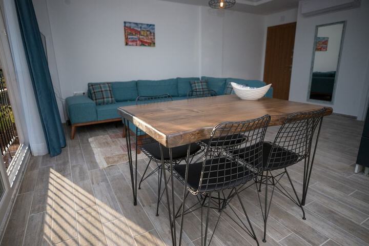 Room 9 of 14
