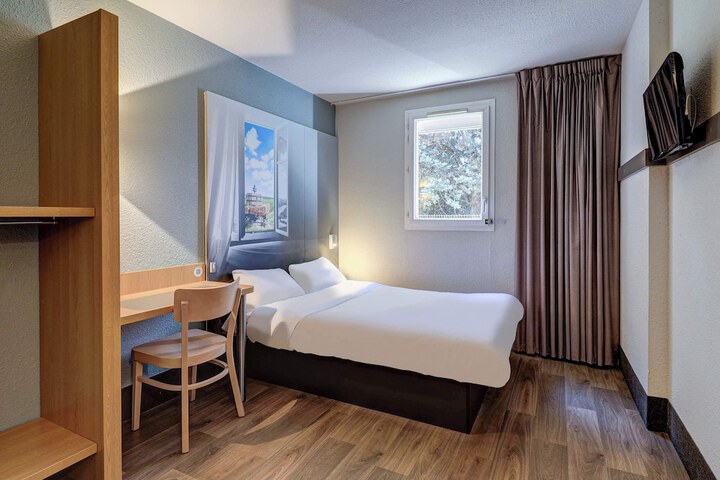 Room 9 of 36