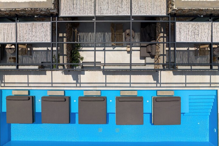 Pool 62 of 93