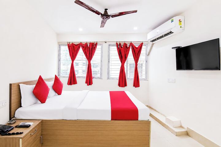 Room 10 of 14