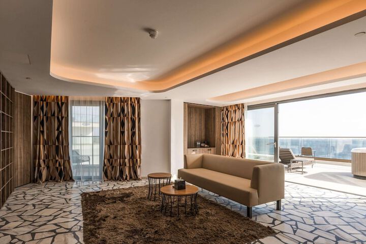 Room 35 of 177
