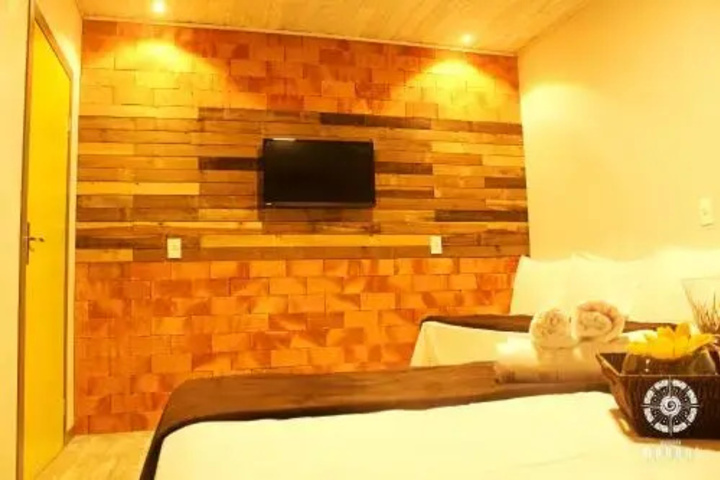 Room 2 of 16