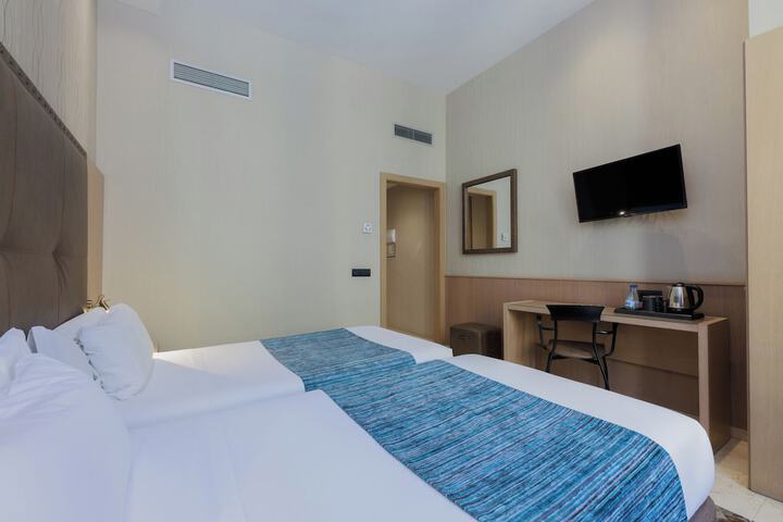 Room 16 of 68