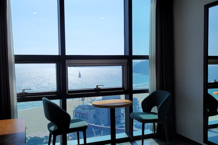 Room 51 of 66