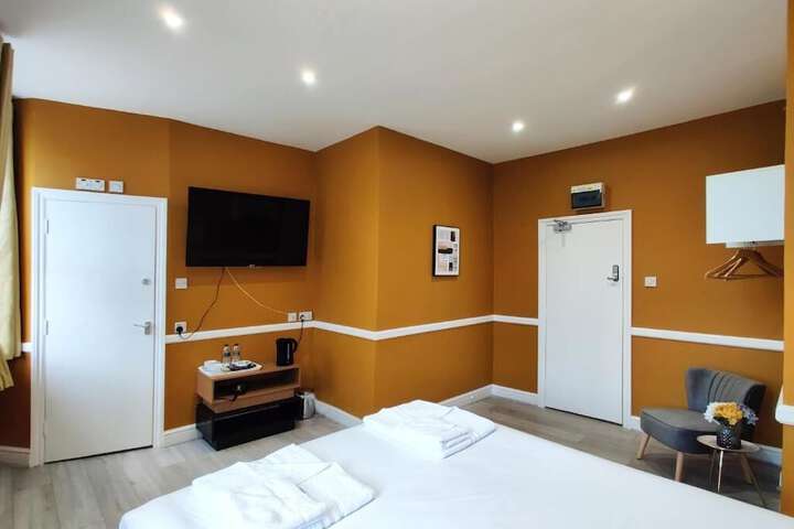 Room 2 of 13