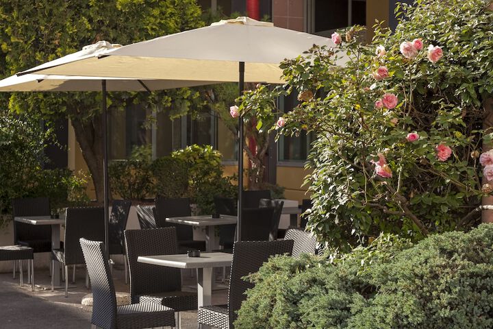 Terrace/Patio 66 of 72