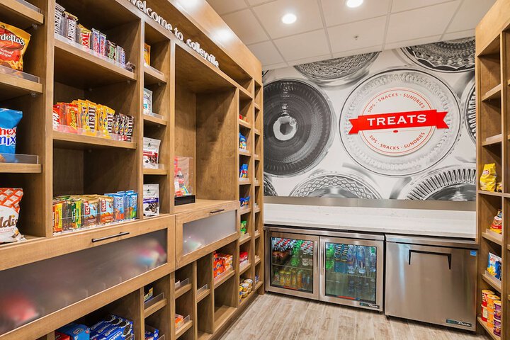 Snack bar
