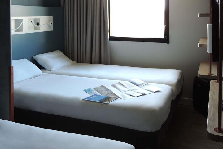 Room 14 of 39