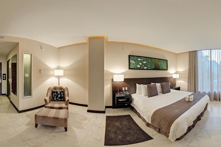 Room 10 of 97