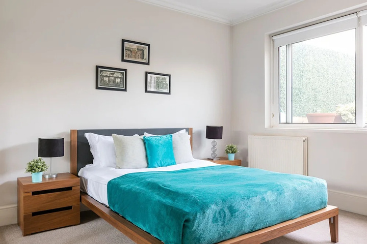 Exclusive Balcony Relax 2 bed Hyde Park Living!