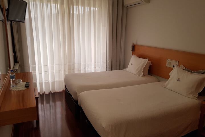 Room 5 of 45