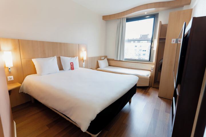 Room 13 of 67
