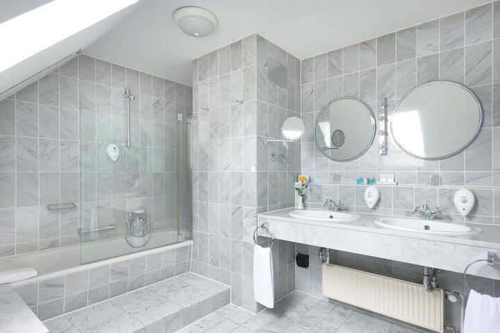 Bath Photo
