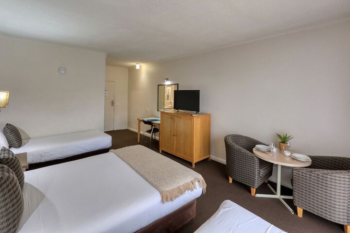 Room 6 of 42
