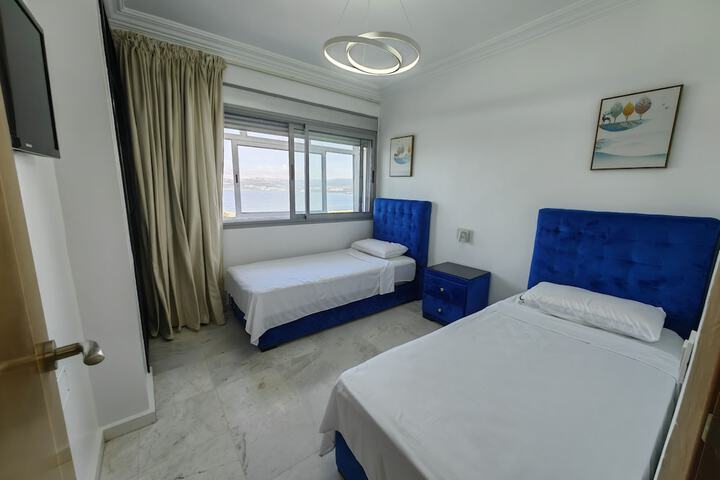 Room 53 of 404