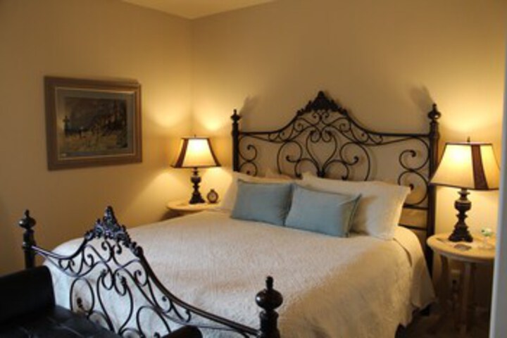 Room 19 of 38