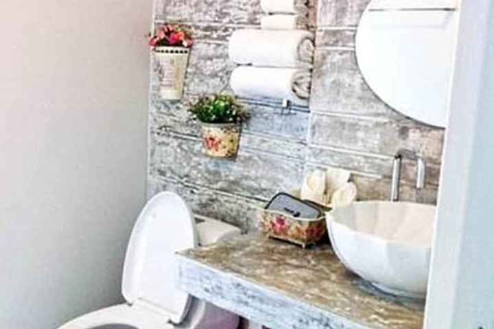 Clean Restrooms
