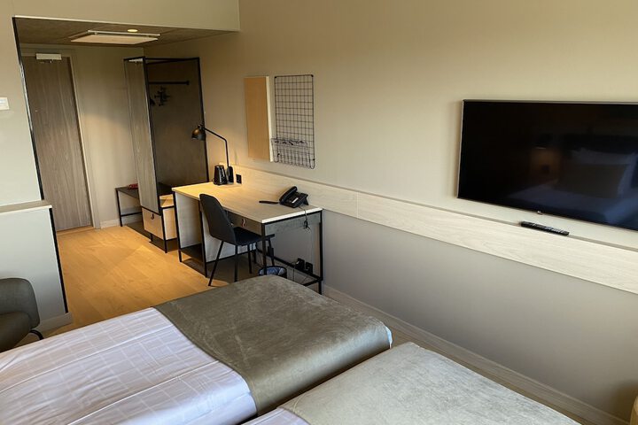Room 25 of 117