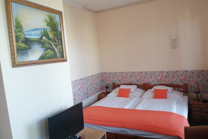 Room 26 of 46