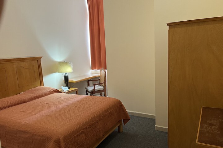Room 11 of 46