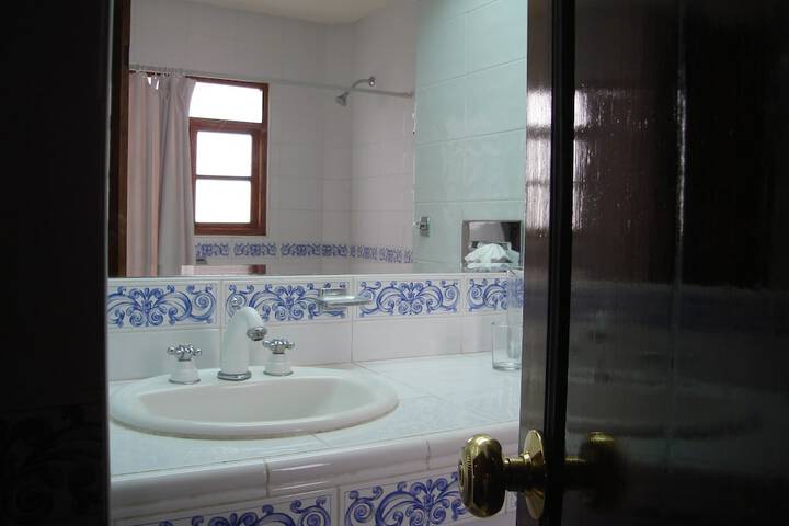 Room 17 of 28