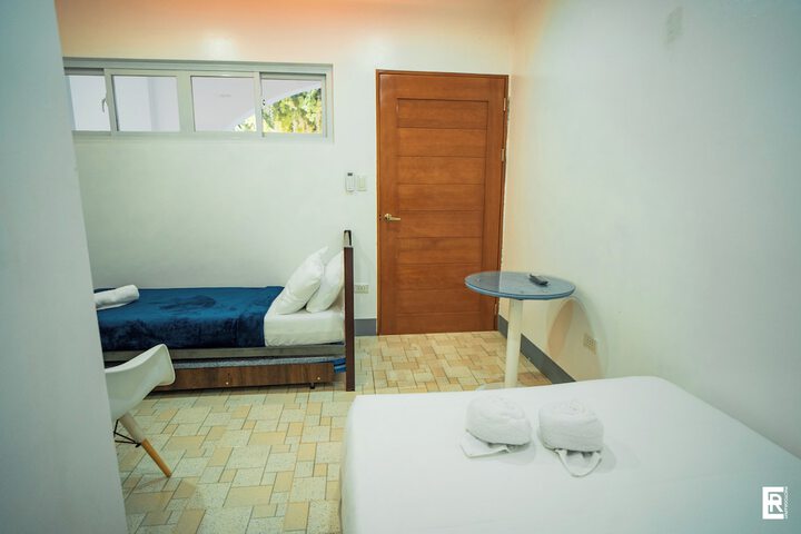 Room 44 of 188
