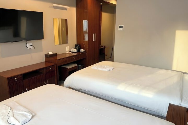 Room 30 of 97