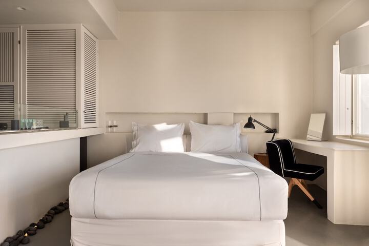 Room 50 of 181