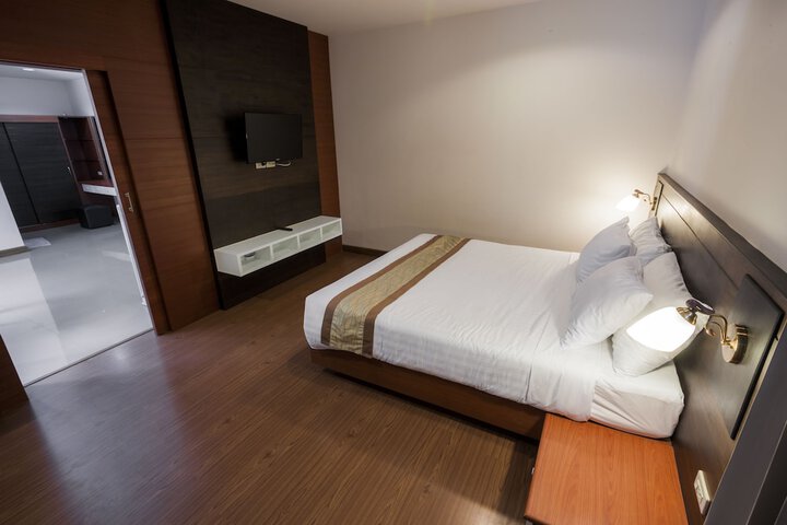 Room 14 of 36