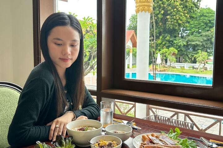 Dining 90 of 99