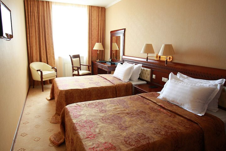 Room 5 of 38